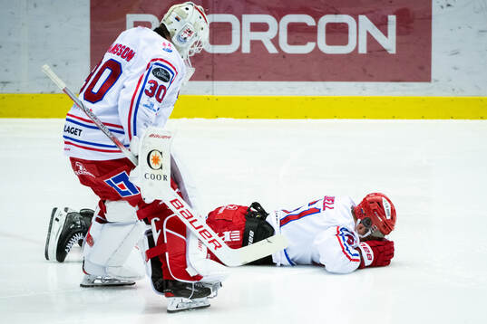 Timrås Axel Rindell har ont