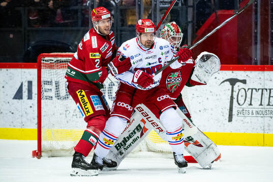 Timrås Anton Lander mot MoDos David Rundblad och målvakt