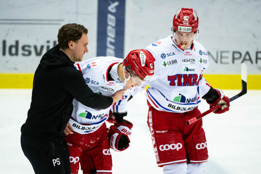 Timrås Axel Rindell har ont