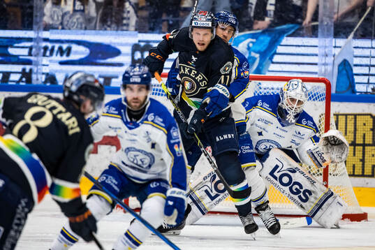 Växjös Ludvig Nilsson och Leksands Jon Knuts och målvakt