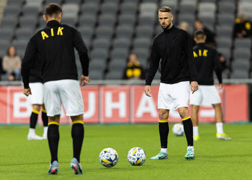 AIKs Alexander Milosevic värmer upp