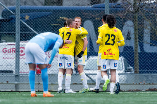 Falkenbergs FFs Linus Borgström jublar