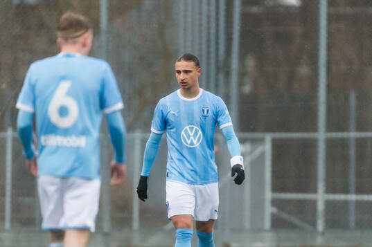 Malmö FFs Elison Makolli deppar
