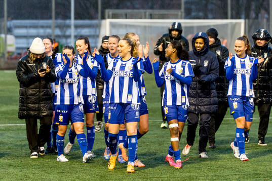 IFK Göteborgs spelare jublar