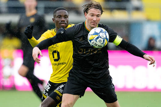 Elfsborgs Michael Baidoo och GAISs August Wängberg