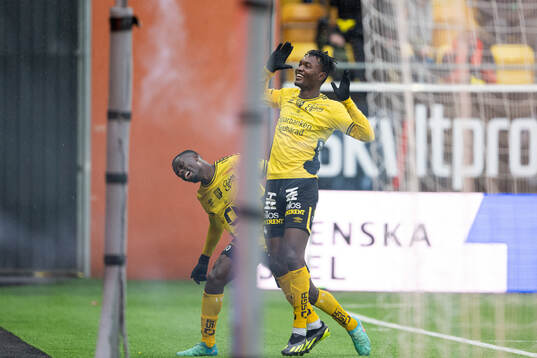Elfsborgs Michael Baidoo och Jalal Abdullah jublar