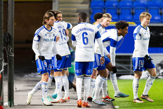 IFK Norrköpings Christoffer Nyman jublar med lagkamrater