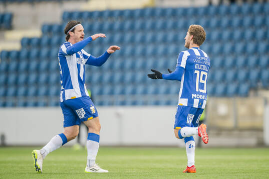 IFK Göteborgs Gustav Svensson och Arbnor Mucolli jublar