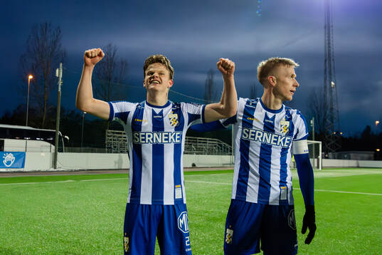 IFK Göteborgs Kolbeinn Thordarson och Oscar Wendt jublar
