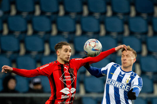 Nordic Uniteds Aziz Harabi och IFK Göteborgs Oscar Wendt