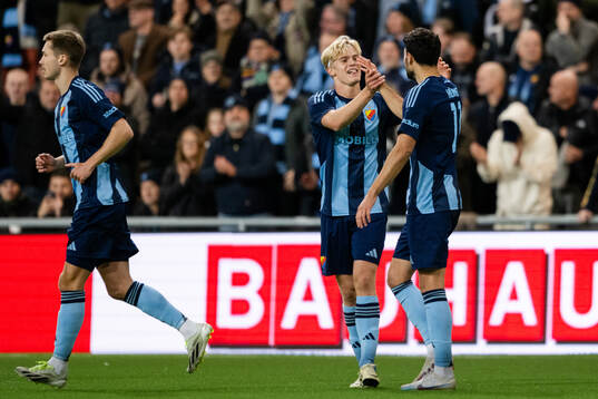 Djurgårdens Deniz Hummet  och Lucas Bergvall jublar