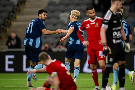 Djurgårdens Deniz Hummet och Lucas Bergvall jublar