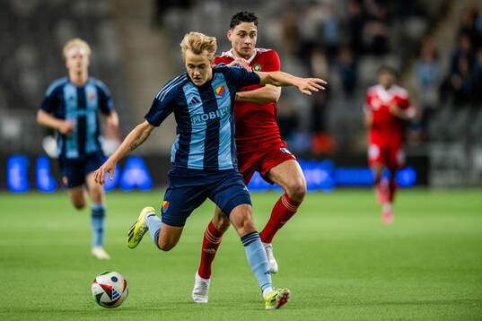 Djurgårdens Oskar Fallenius och Skövde AIKs Armend Suljev