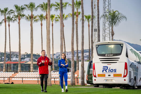 Head coach Peter Gerhardsson and Kosovare Asllani of the