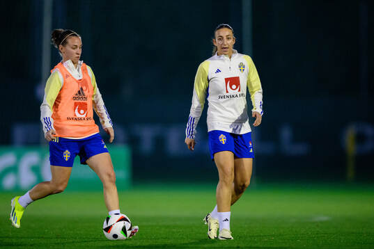 Julia Zigiotti Olme and Rusul Rosa Kafaji of Sweden of the