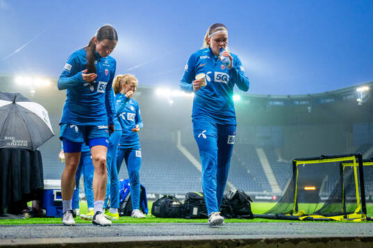 Tuva Hansen and Signe Gaupset of the Norwegian women's