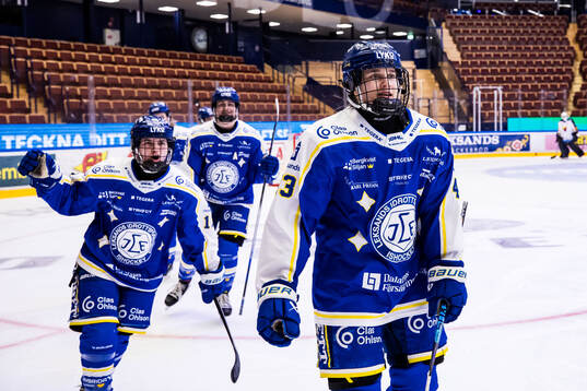 Leksands Aino Karppinen jublar