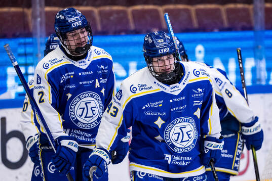 Leksands Aino Karppinen jublar