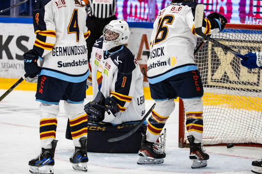 Djurgårdens målvakt Lia Leiderö Palmlöv deppar