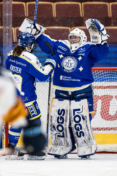 Leksands målvakt Ellen Jonsson jublar
