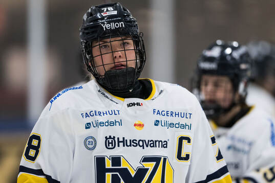 HV71s Elin Svensson deppar