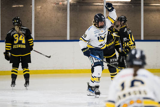 HV71s Elin Svensson jublar