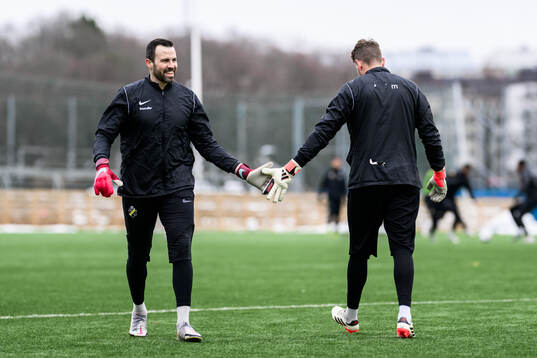 AIKs målvakt Budimir Janosevic och målvakt Kristoffer
