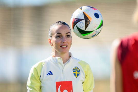 Kosovare Asllani Of the women's national football team of