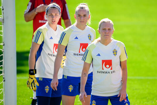 Goalkeeper Jennifer Falk, Stina Blackstenius and Josefine