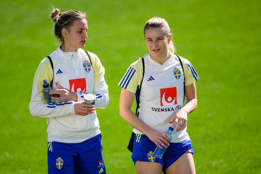 Nathalie Björn and Amanda Nildén of Sweden of the women's
