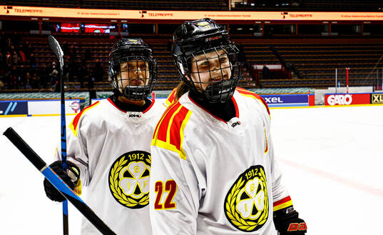Brynäs Hanna Thuvik jublar