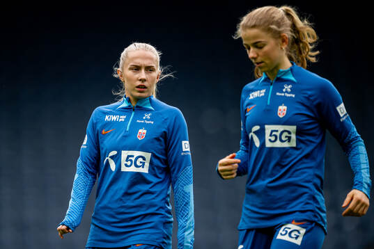 Thea Bjelde and Justine Kielland of the Norwegian women's
