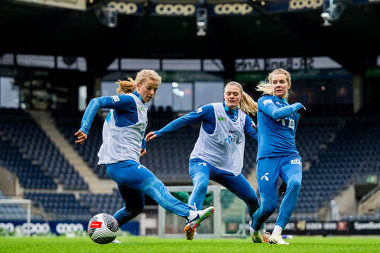 Justine Kielland, Mathilde Harviken and Ada Hegerberg of