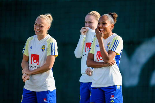 Hanna Bennison and Madelen Janogy of Sweden of the women's