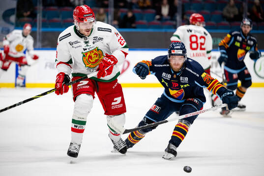 Moras Johan Persson och Djurgårdens Emil Berglund