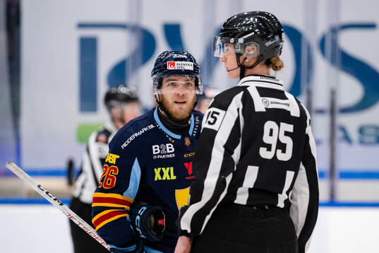 Djurgårdens Emil Berglund reagerar på domslut