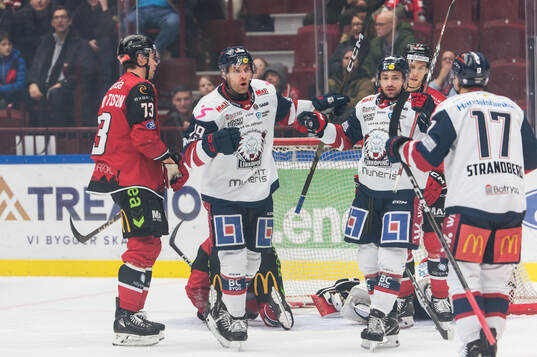 Linköpings Patrick Russell jublar