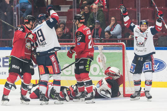 Linköpings Patrick Russell och Broc Little jublar