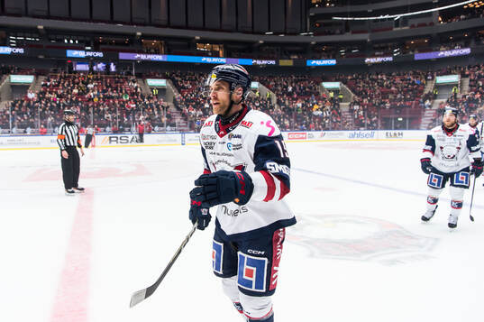 Linköpings Patrick Russell jublar