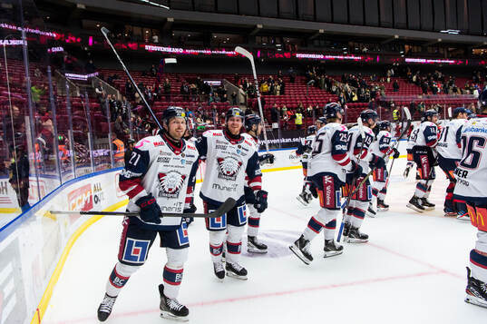 Linköping spelare jublar