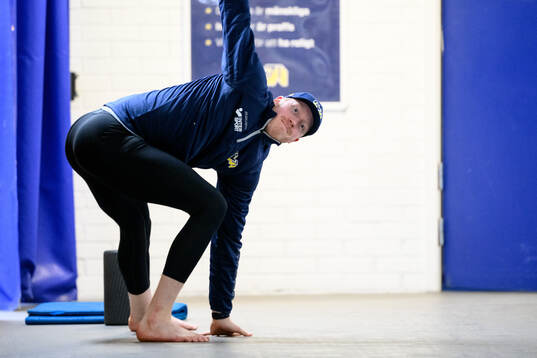 HV71s Colby Sissons värmer upp innan ishockeymatchen i SHL
