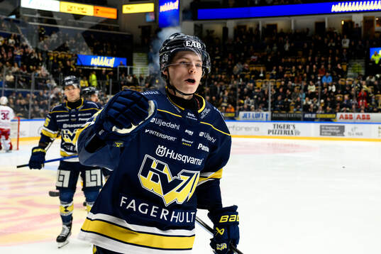 HV71s Oscar Fisker Molgaard jublar