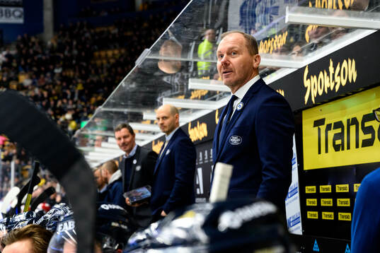 HV71s tränare Johan Lindbom