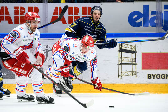 Timrås Noel Edfeldt och HV71s Isac Brännström