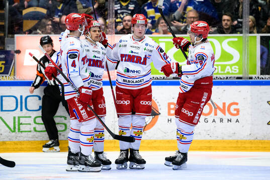 Timrås Simon Forsmark jublar
