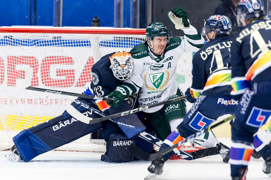 Växjös målvakt Emil Larmi och Färjestads Joakim Nygård