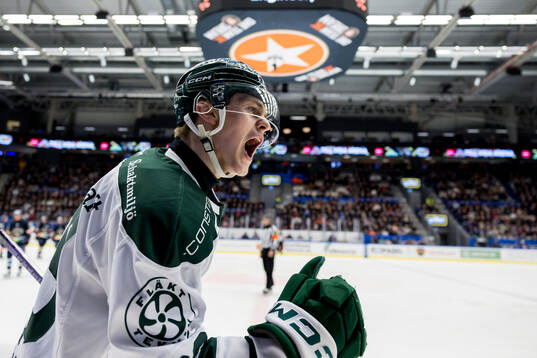 Färjestads Lucas Forsell jublar