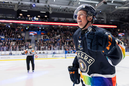 Växjös Dylan McLaughlin jublar