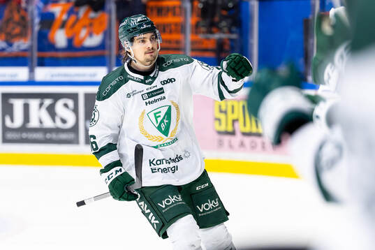Färjestads David Tomasek jublar