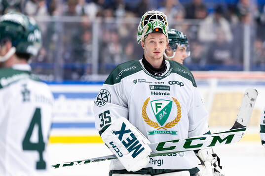 Färjestads målvakt Carl Lindbom
